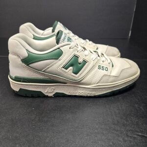 Size 9.5 - New Balance 550 White/ Green  2023 BB550WT1 Men Workout Athletic Gym